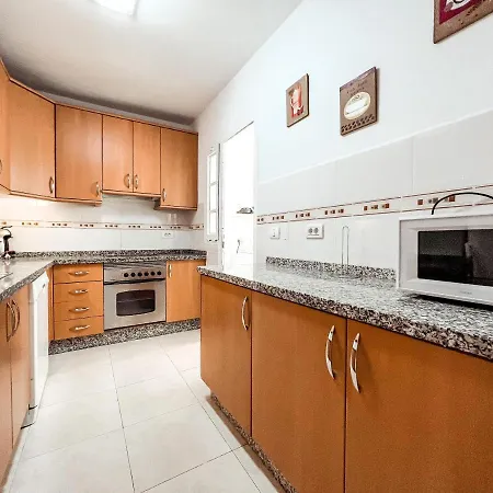Townhouse With Ac In Callao Salvaje, Sonia, Cs148 Callao Salvaje