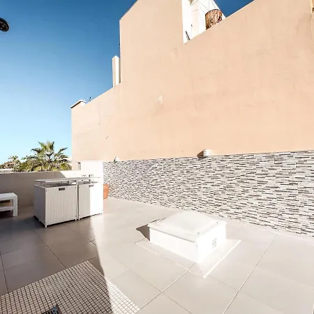 Townhouse With Ac In Callao Salvaje, Sonia, Cs148